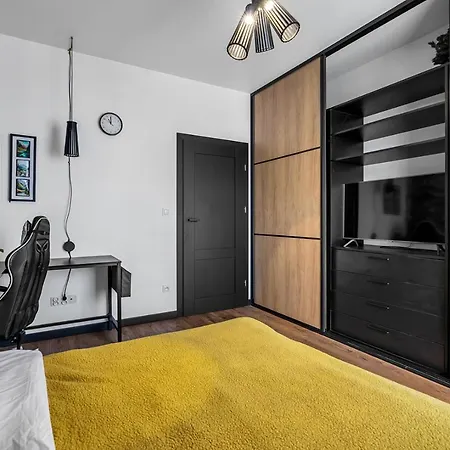 Stylish Airport Business - Parking, Balcony - By Rentujemy Apartmán *