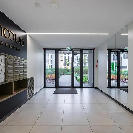 Διαμέρισμα Stylish Airport Business - Parking, Balcony - By Rentujemy