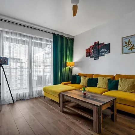 Stylish Airport Business - Parking, Balcony - By Rentujemy Διαμέρισμα *