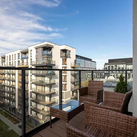 Stylish Airport Business - Parking, Balcony - By Rentujemy *